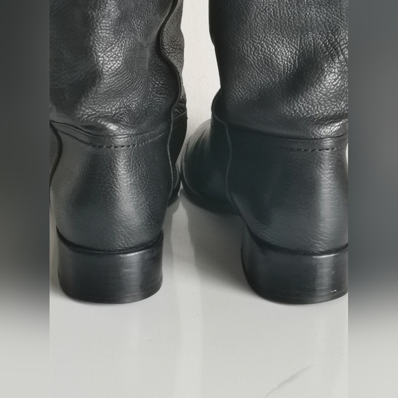 CHANEL BLACK LEATHER RIDING KNEE BOOTS - Picture 8 of 13
